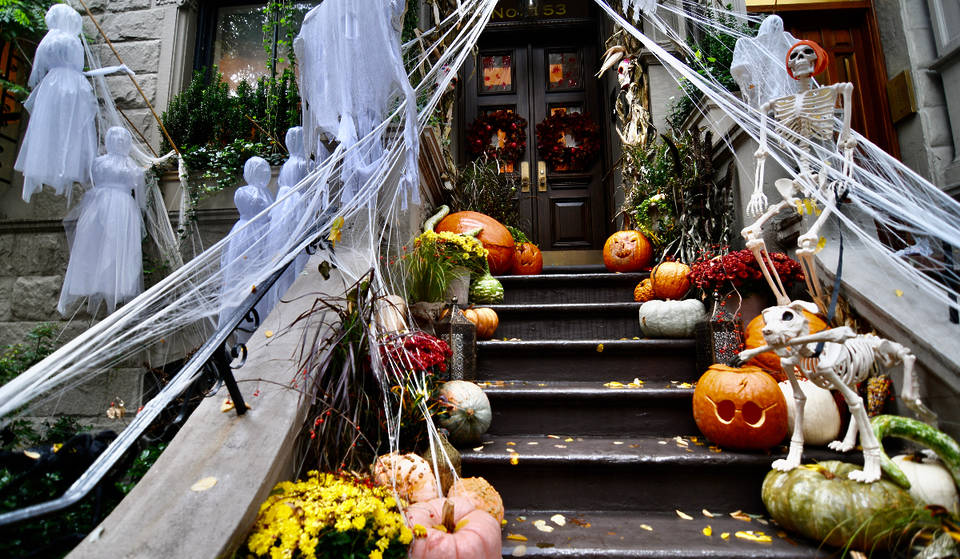 Here Are The Best Streets And Neighborhoods To See Spooky Decorations In The DFW Area