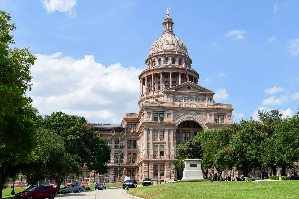 Image shows a capital building in Austin, Texas.