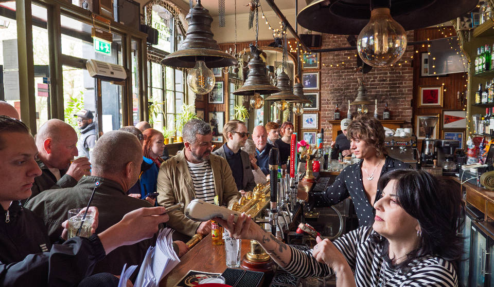 Un auténtico pub inglés llega a Dallas este mes de mayo con pintas de Guinness, fish &amp; chips y mucho más