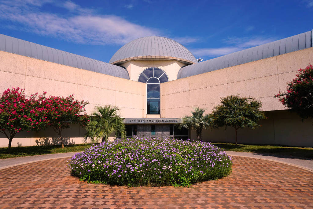 Image shows the entrance to the African American Museum of Dallas.