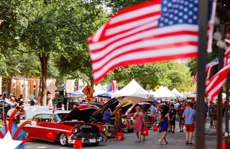 La imagen muestra una escena del Frisco Freedom Fest. 