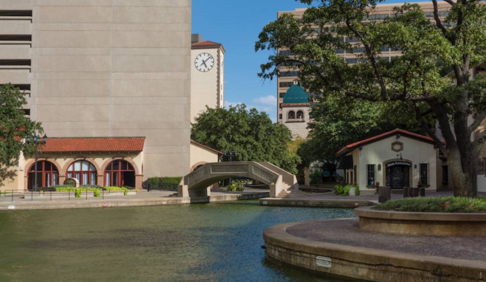 ‘The little Venice of Texas’: less than 30 minutes from Dallas — this lakeside town with canals, cobblestone walkways, and gondola rides