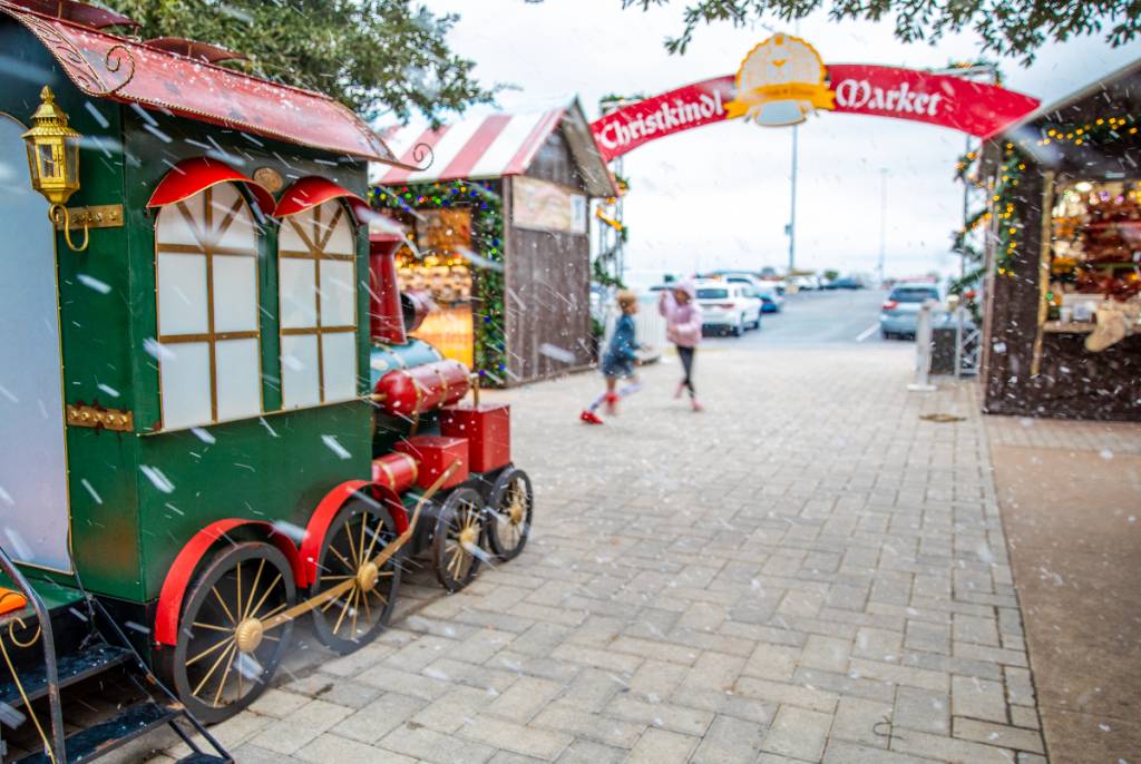 La imagen muestra el Texas Christkindle Market.