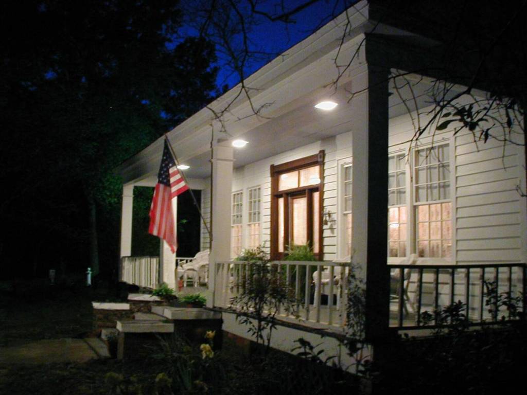 Image shows The Grove in Jefferson, Texas.