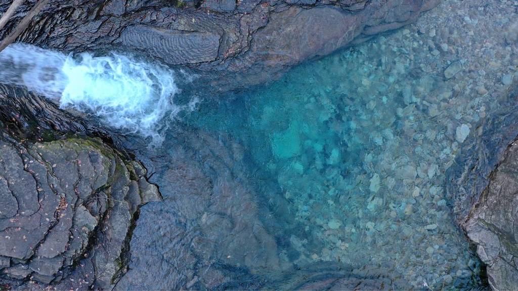 Devil's Bathtub hike in Virginia