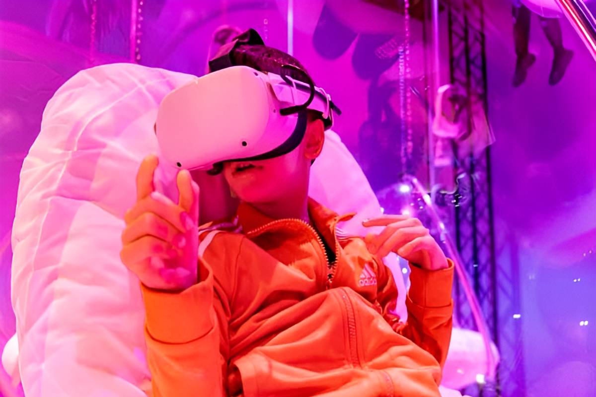 Bubble Planet: An Immersive Experience VR headset