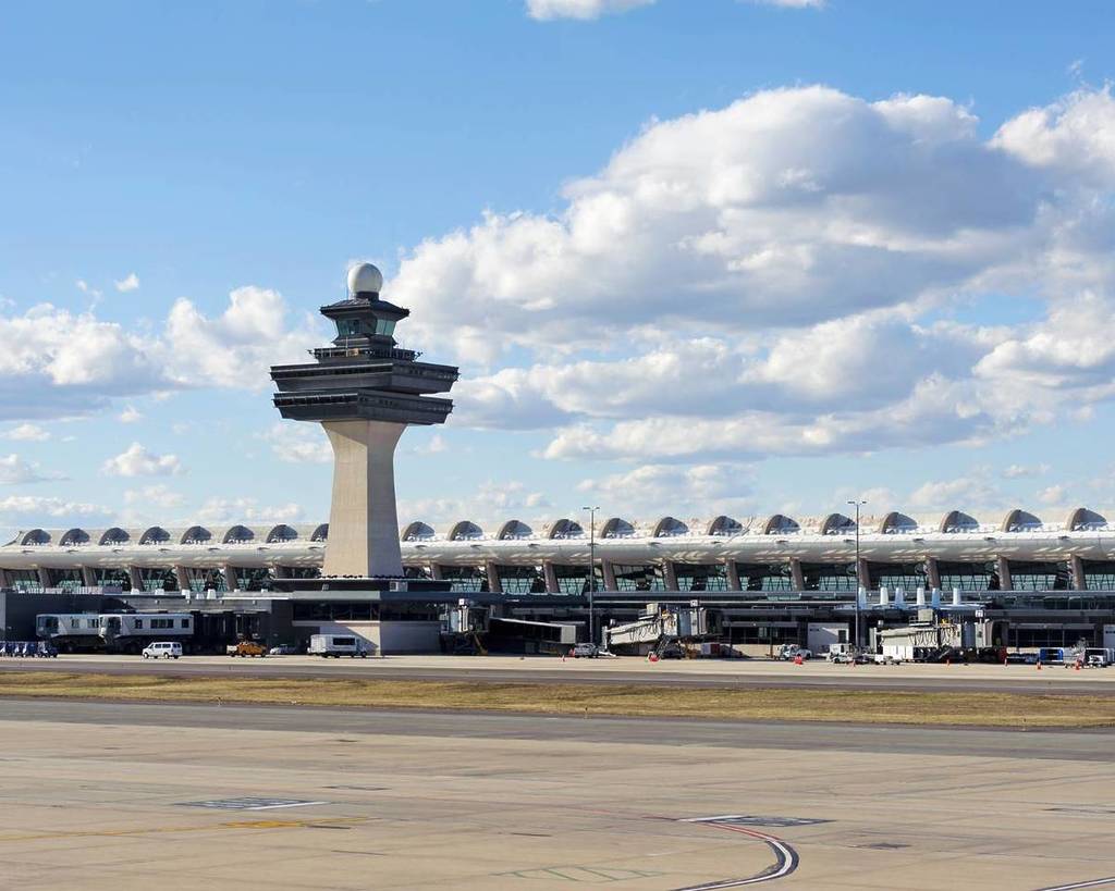 Picture of the runway and the terminal at Dulles International Airport