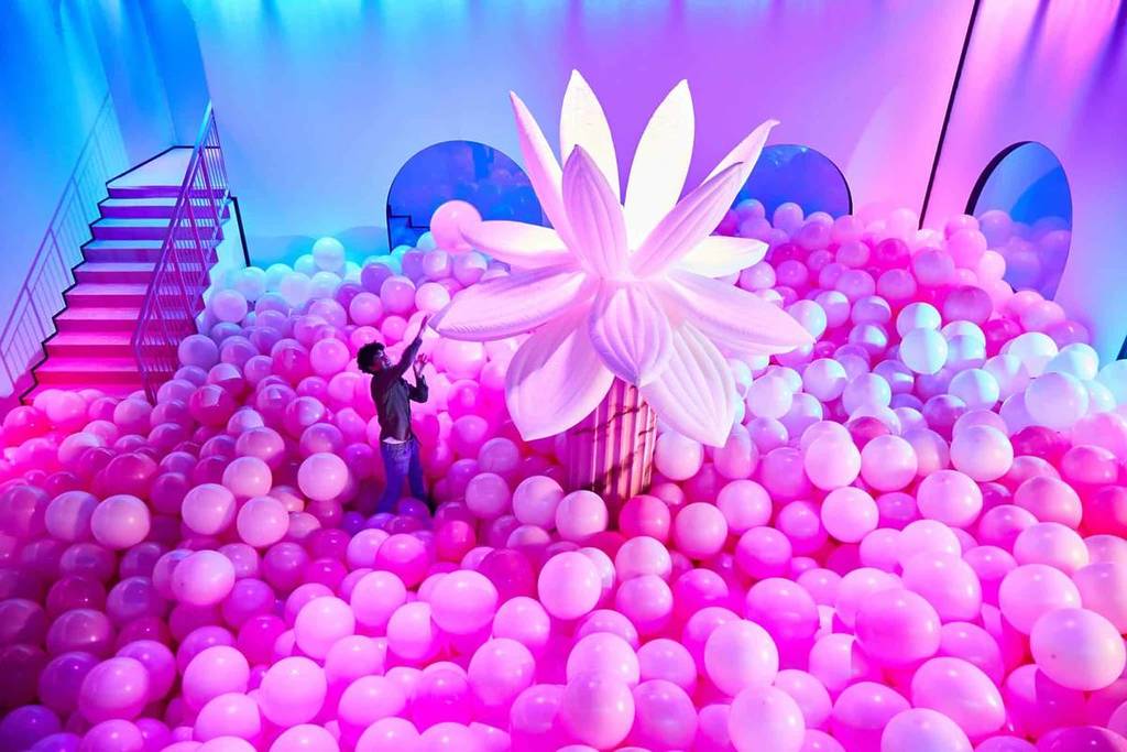 This Whimsical Bubble Planet In D.C. Is the Ultimate Summer Day Trip for Families
