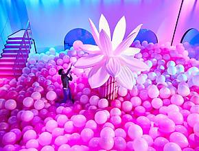 This Whimsical Bubble Planet In D.C. Is the Ultimate Summer Day Trip for Families
