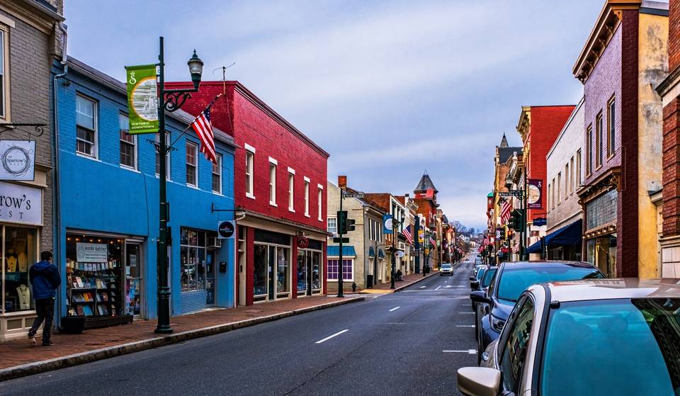 This Historic Virginia Town With A European Village Feel Is Just A Few Hours From D.C. &#038; Has The Only Replica Of Shakespeare’s Indoor Theater In The World