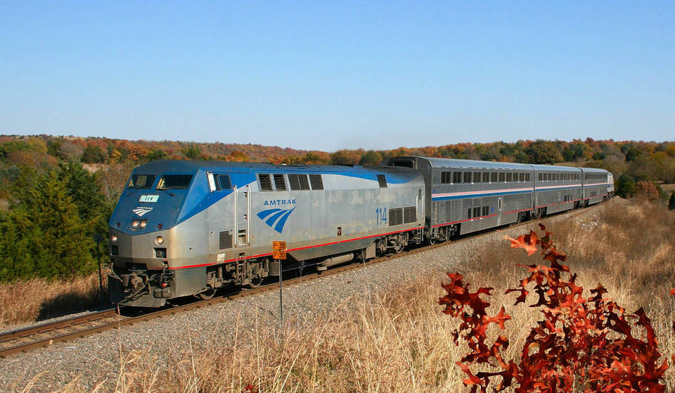 This 1,000-Mile East Coast Train Route To New Orleans Is One Of The Nation&#8217;s Most Scenic Journeys — Tickets As Low As $100