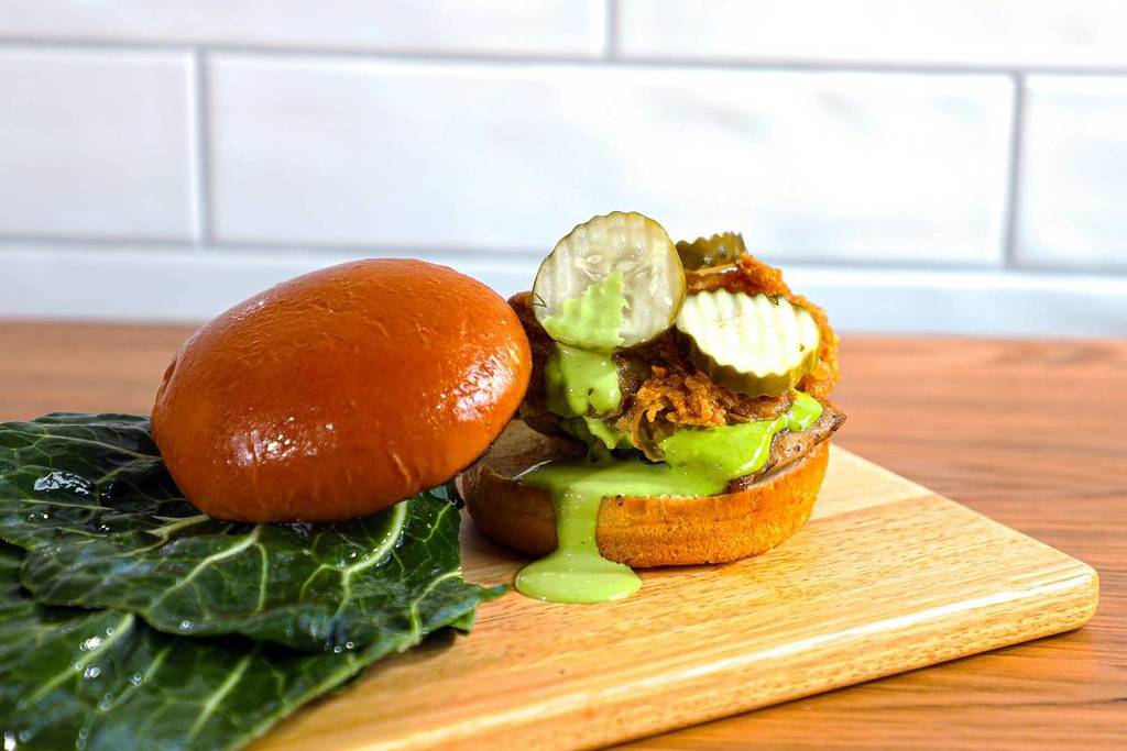 chicken sandwich at bumblebirds