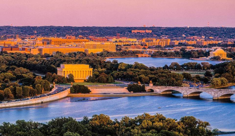 President pitches massive new sculpture garden featuring 250 ‘American heroes’ along the Potomac River