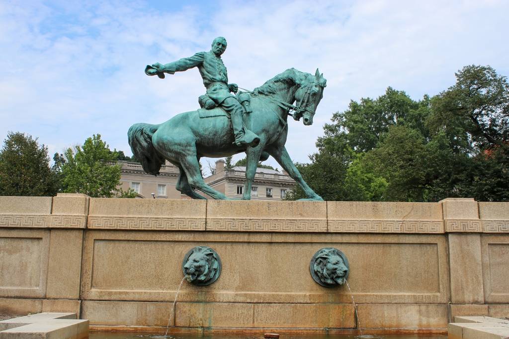 Sheridan Circle fountain