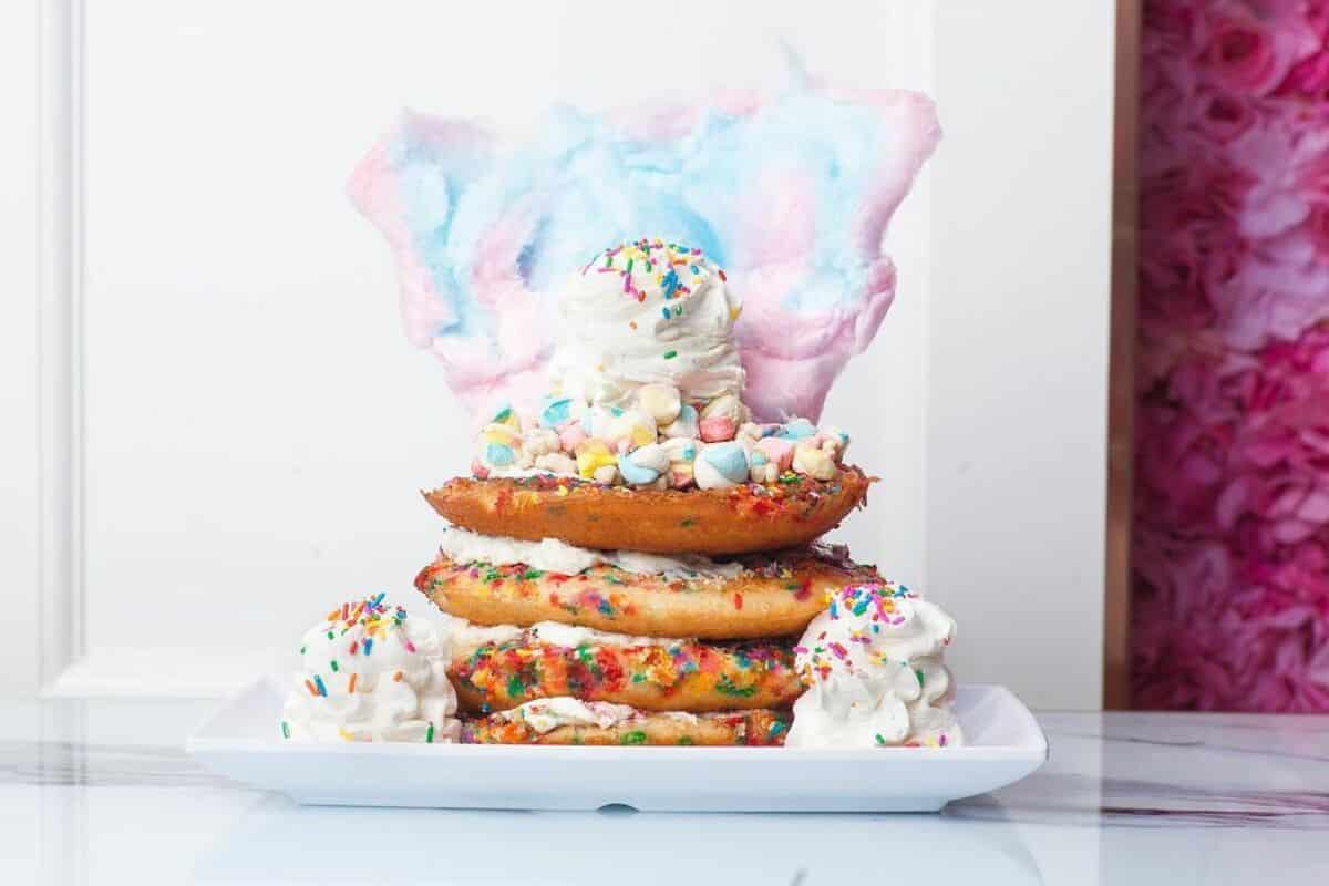 Devour 99 Sundaes And Extravagant MilkShakes At The Sugar Factory