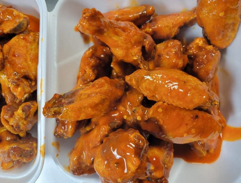9 Chicken Wing Hotspots In Denver To Try Out Today