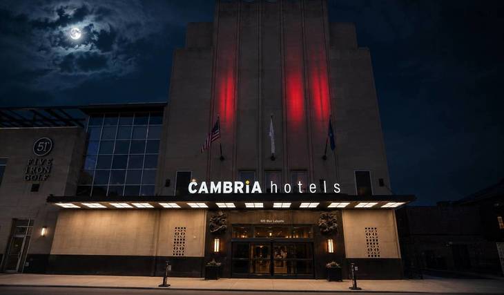 Long before its luxury hotel makeover, this Detroit landmark made history as one of America’s first radio stations