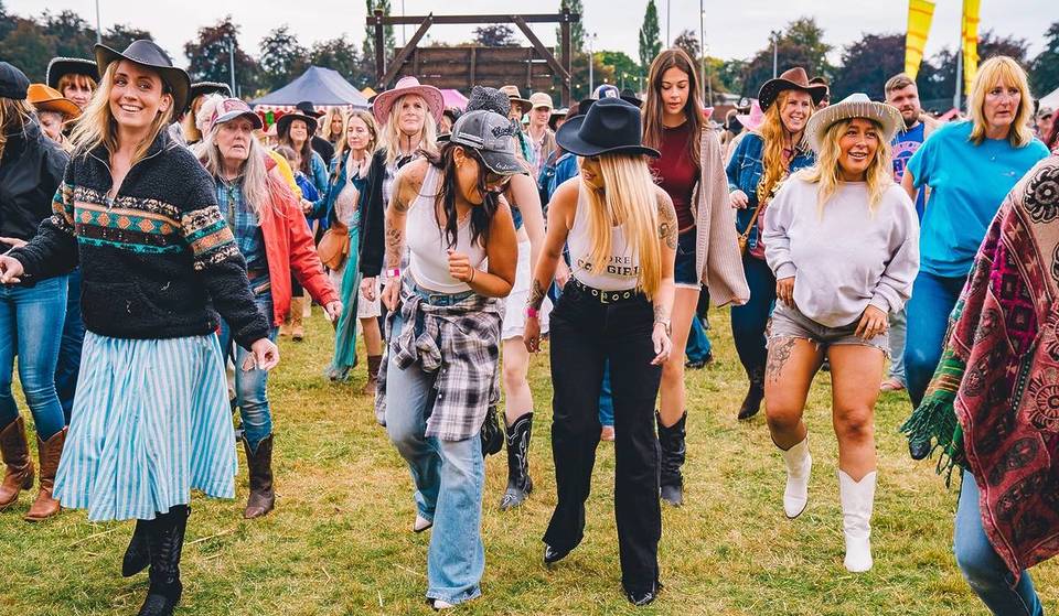 Een openlucht countrymuziekfestival staat in oktober voor de deur in Dubai — met line dancing en gratis cowboyhoeden