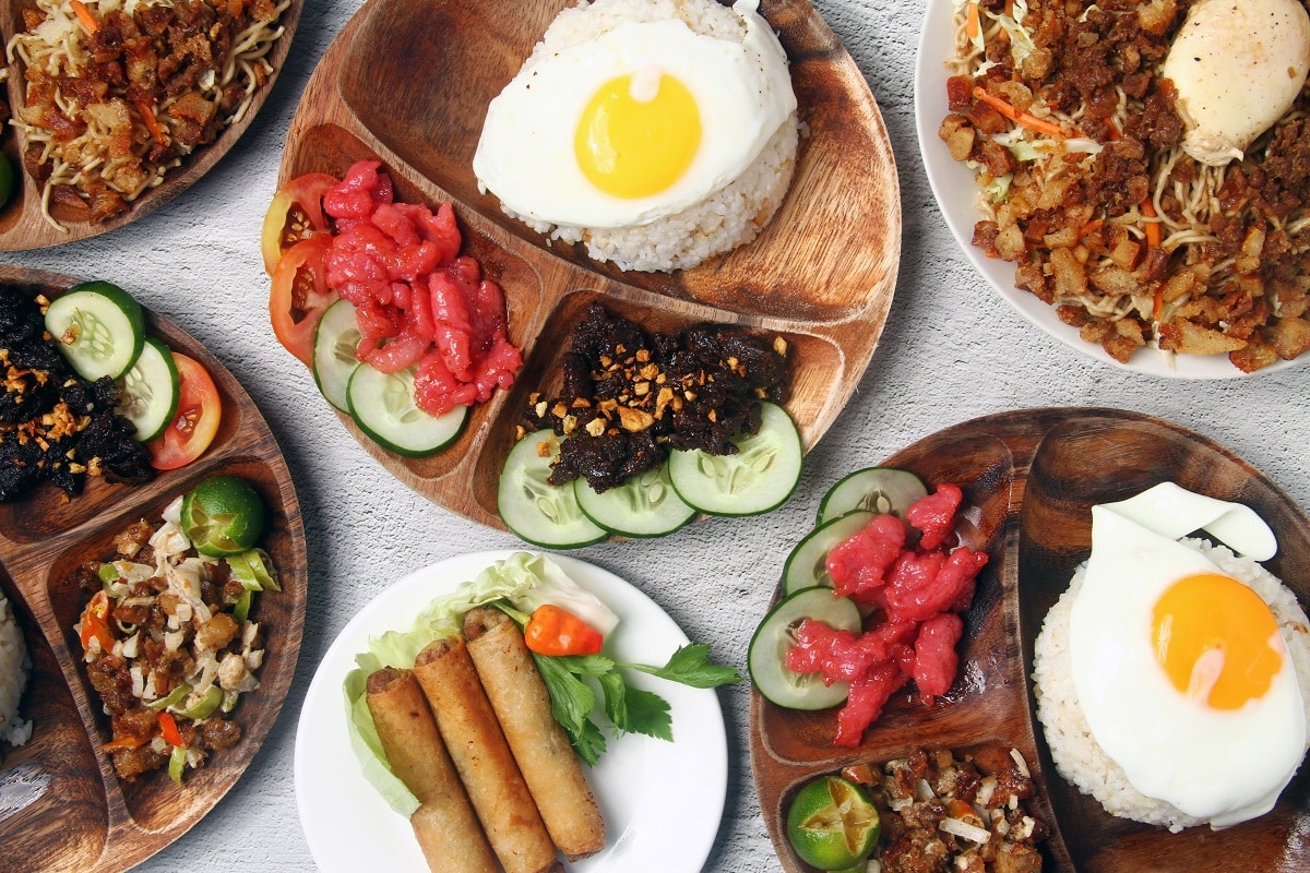 Makan enak saat liburan akhir tahun tetap aman dengan 5 langkah ini