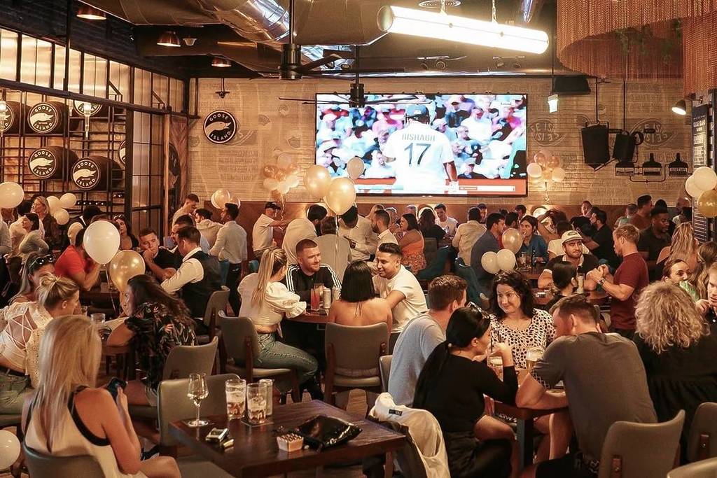 Goose Island Tap House screening an Asia Cup 2025 cricket match