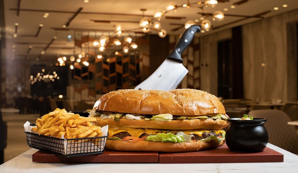 There’s A Monstrous 10kg Burger Available In Dubai That’s Free If You Can Finish It