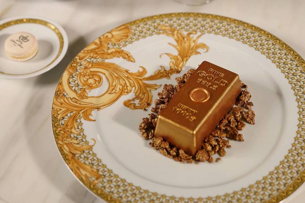 Opera Gold Bar Mosaic Lounge Palazzo Versace