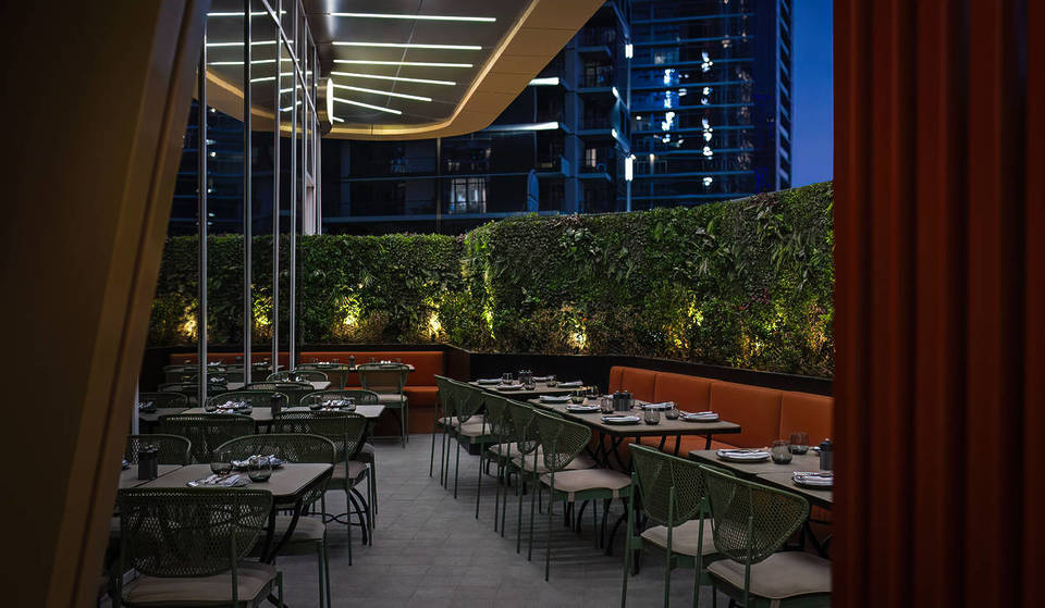 Shake, Stir, Sip: scopri l’arte della mixologia cocktail un drink alla volta