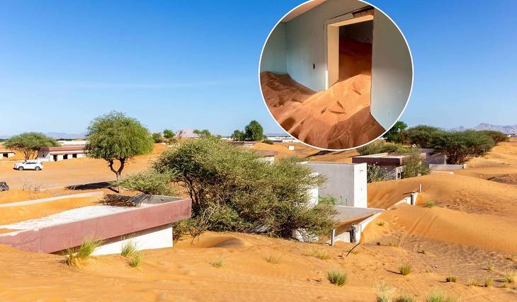 Op iets meer dan een uur rijden van Dubai: dit verlaten dorp ligt begraven onder lagen zand en lokale jinn-folklore – en je kunt het gratis verkennen