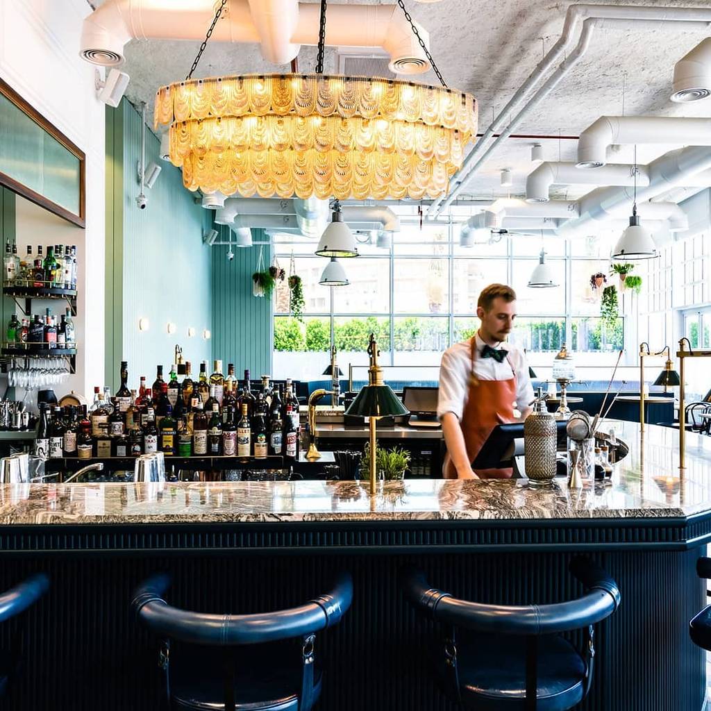 maine street eatery studio city dubai - el mejor restaurante de marisco de Dubái