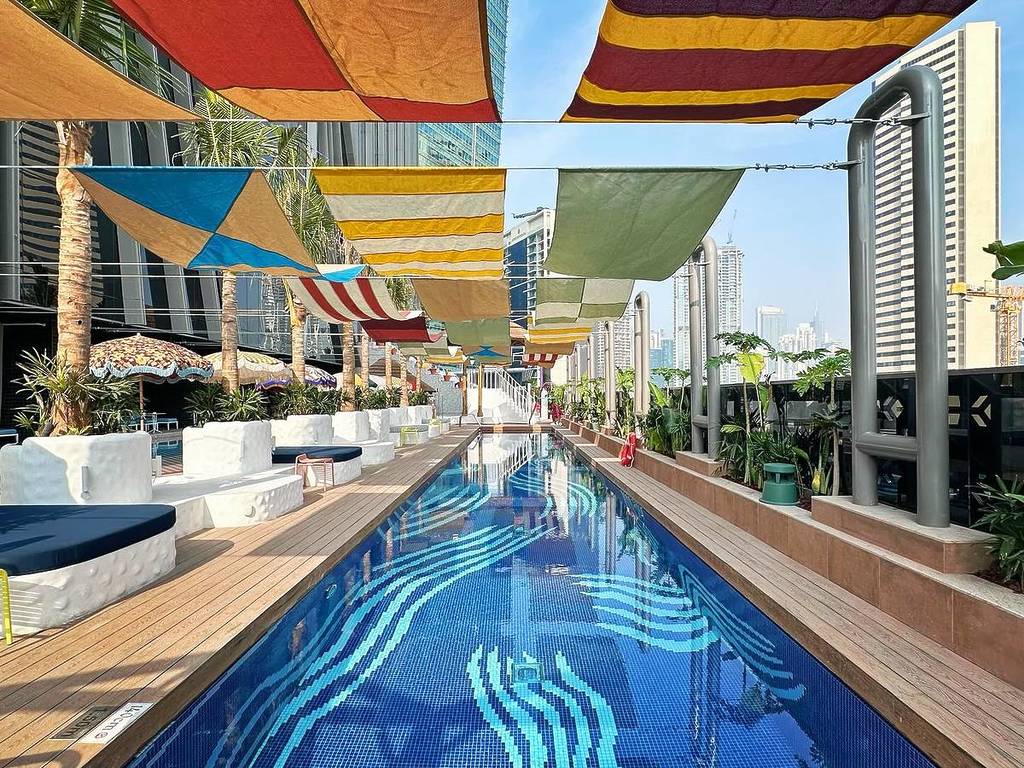Kostenloses Open-Air-Kino auf der Dachterrasse im Mama Shelter in Dubai – CineMama