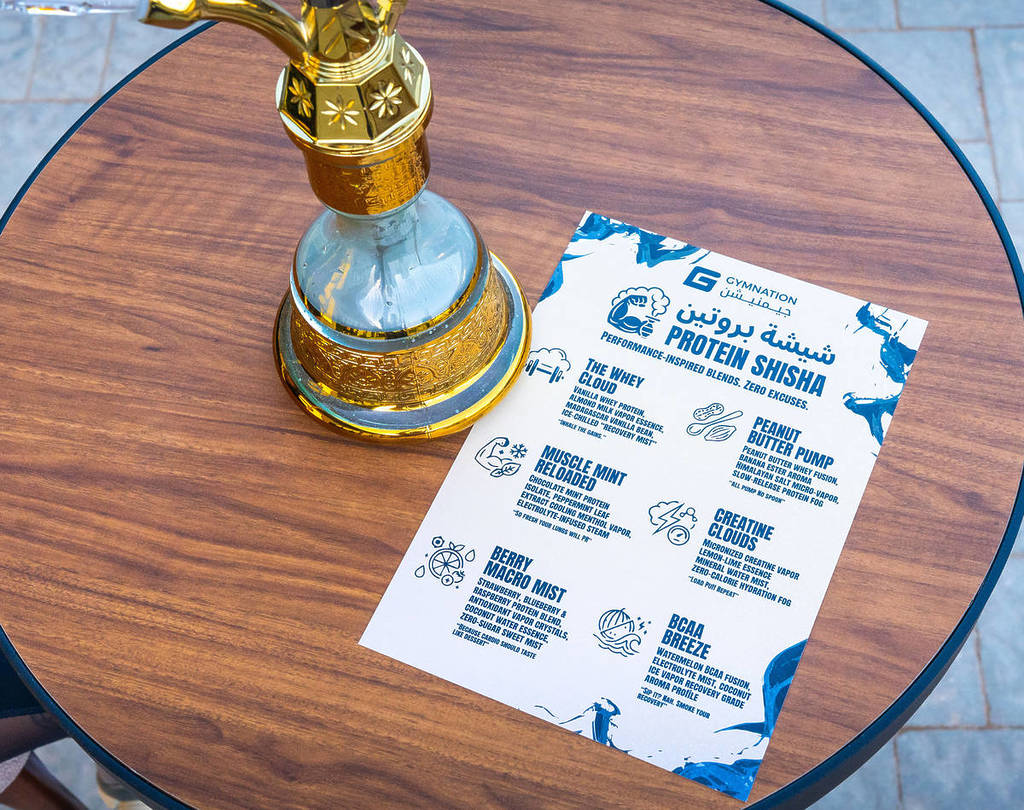 het menu van de proteïne-shishabar in de Verenigde Arabische Emiraten