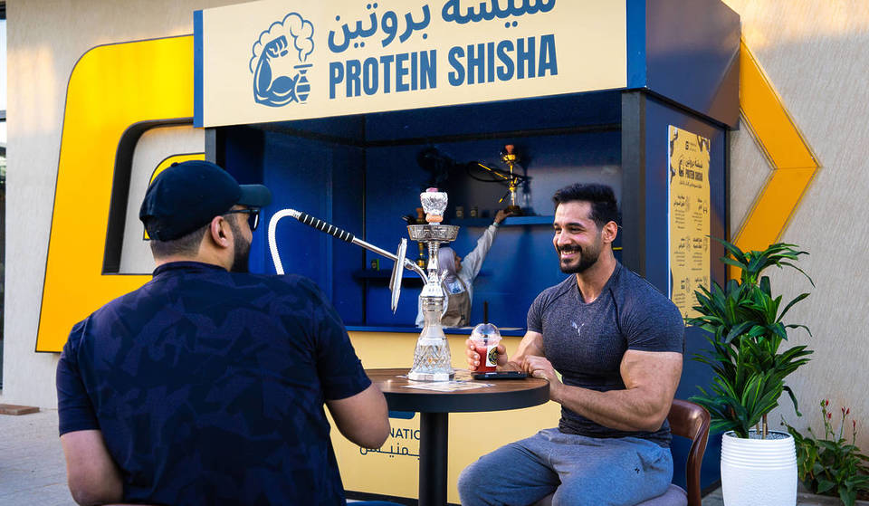 Zomerse cuts zijn weer helemaal in en deze proteïne-shishabar helpt je om spiermassa op te bouwen