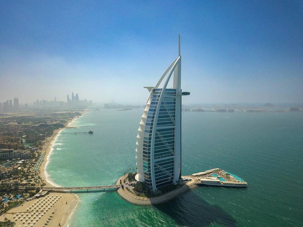 All’interno del Burj Al Arab: scopri i segreti dell’edificio più alto del mondo