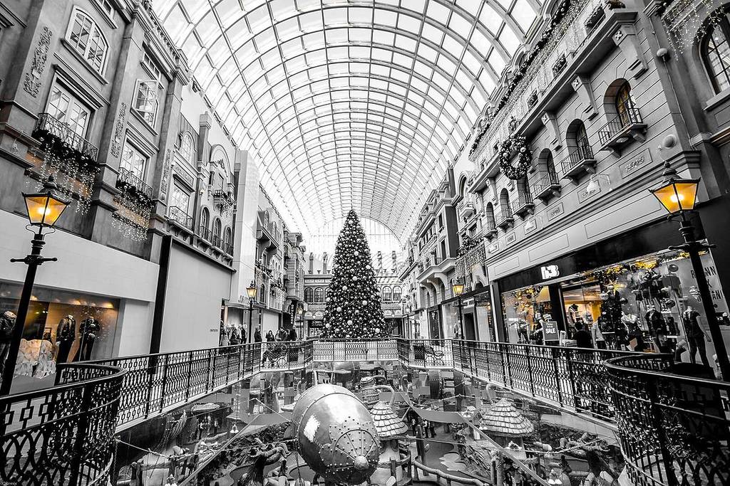 Edmonton Christmas shopping center - mall