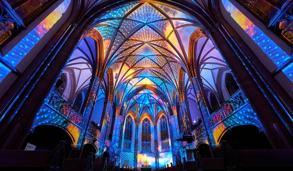 Enlightenment Frankfurt: In der Dreikönigskirche entfaltet sich jetzt eine magische Licht- und Klanglandschaft, inspiriert von Vivaldis „Vier Jahreszeiten“