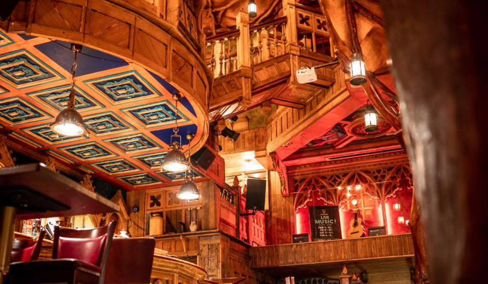 4 Proper Irish Pubs In Glasgow For The Perfect Pint Of Guinness