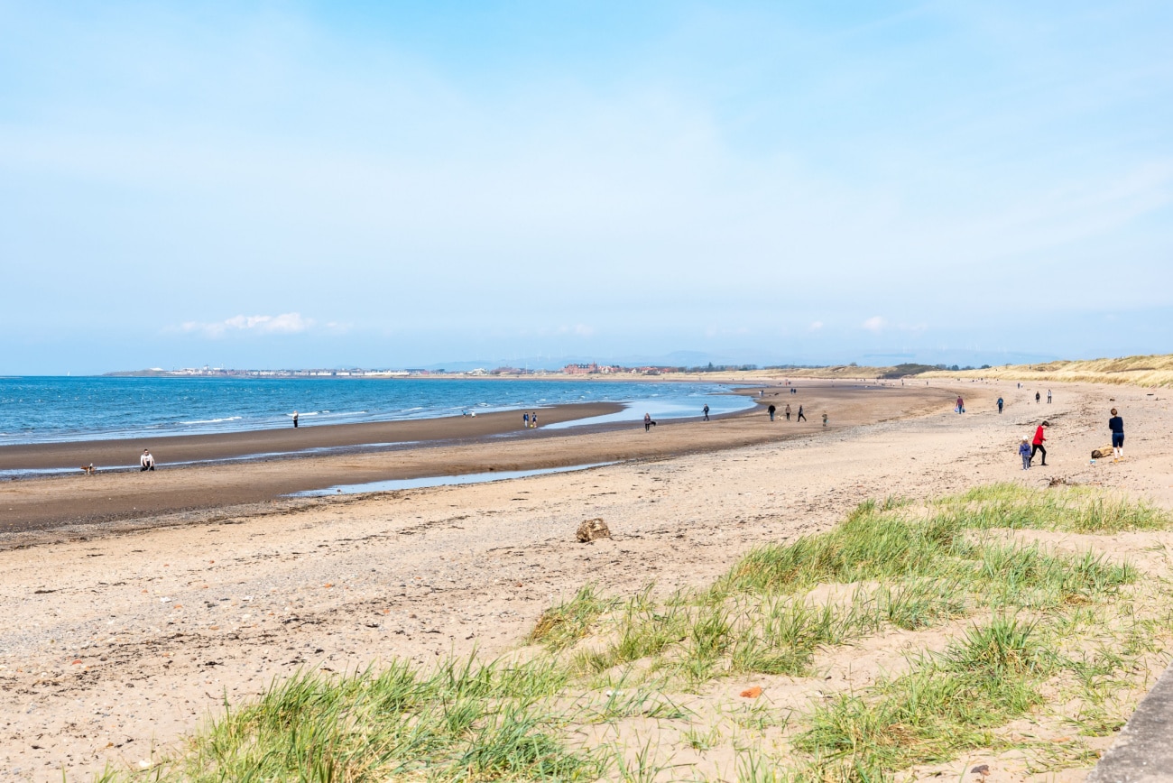 5 Coastal Towns Near Glasgow With Award-Winning Beaches