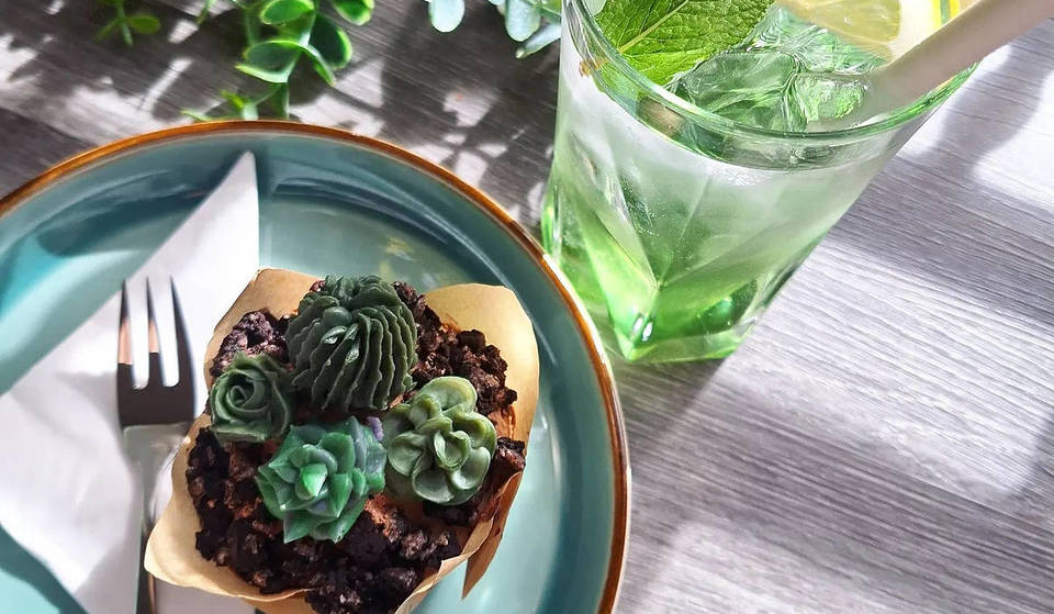 This New Korean Cafe In Glasgow Serves Realistic-Looking Cactus And Floral Baked Goods