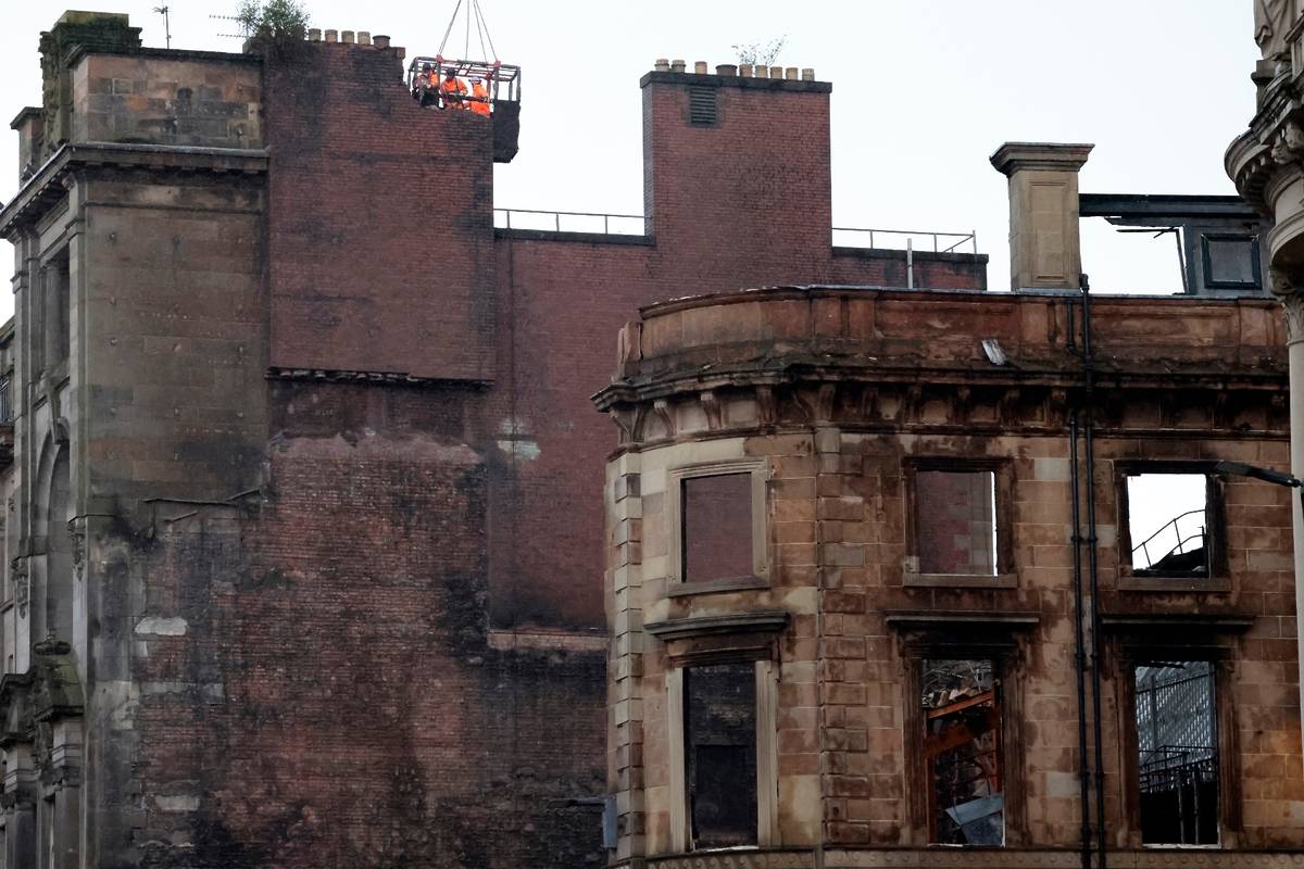 Glasgow Central Station travel disruption update after fire - "there’s ...