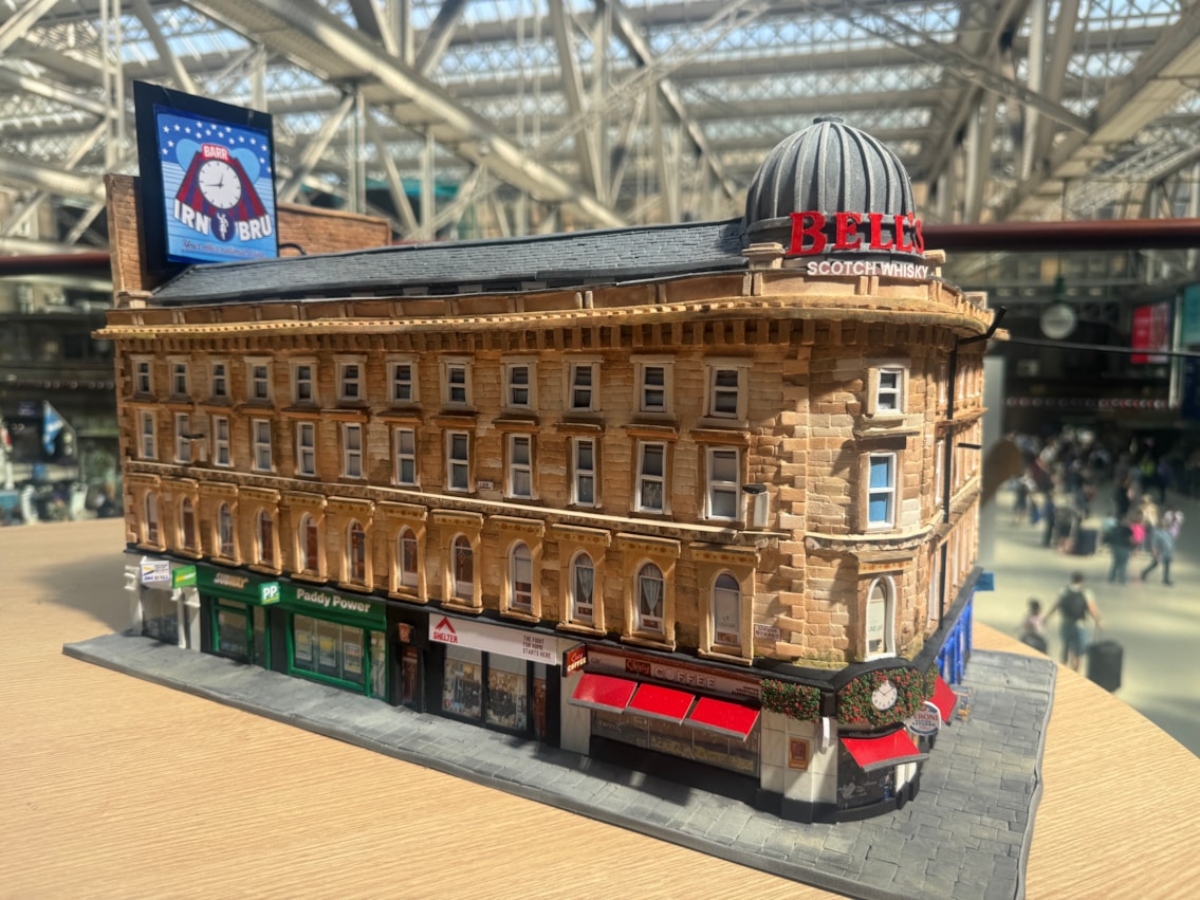 A new miniature replica of the burned-down Union Street B-listed building has popped up at Glasgow Central