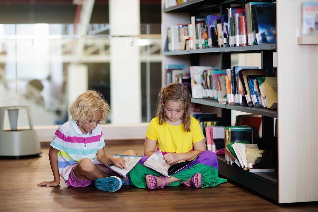 Children reading at the Children’s Library in Hamburg