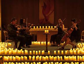 „Gänsehaut schon beim ersten Lied“: Darum schwärmen etliche 5-Sterne-Bewertungen und begeisterte Erfahrungsberichte von Candlelight in Hamburg