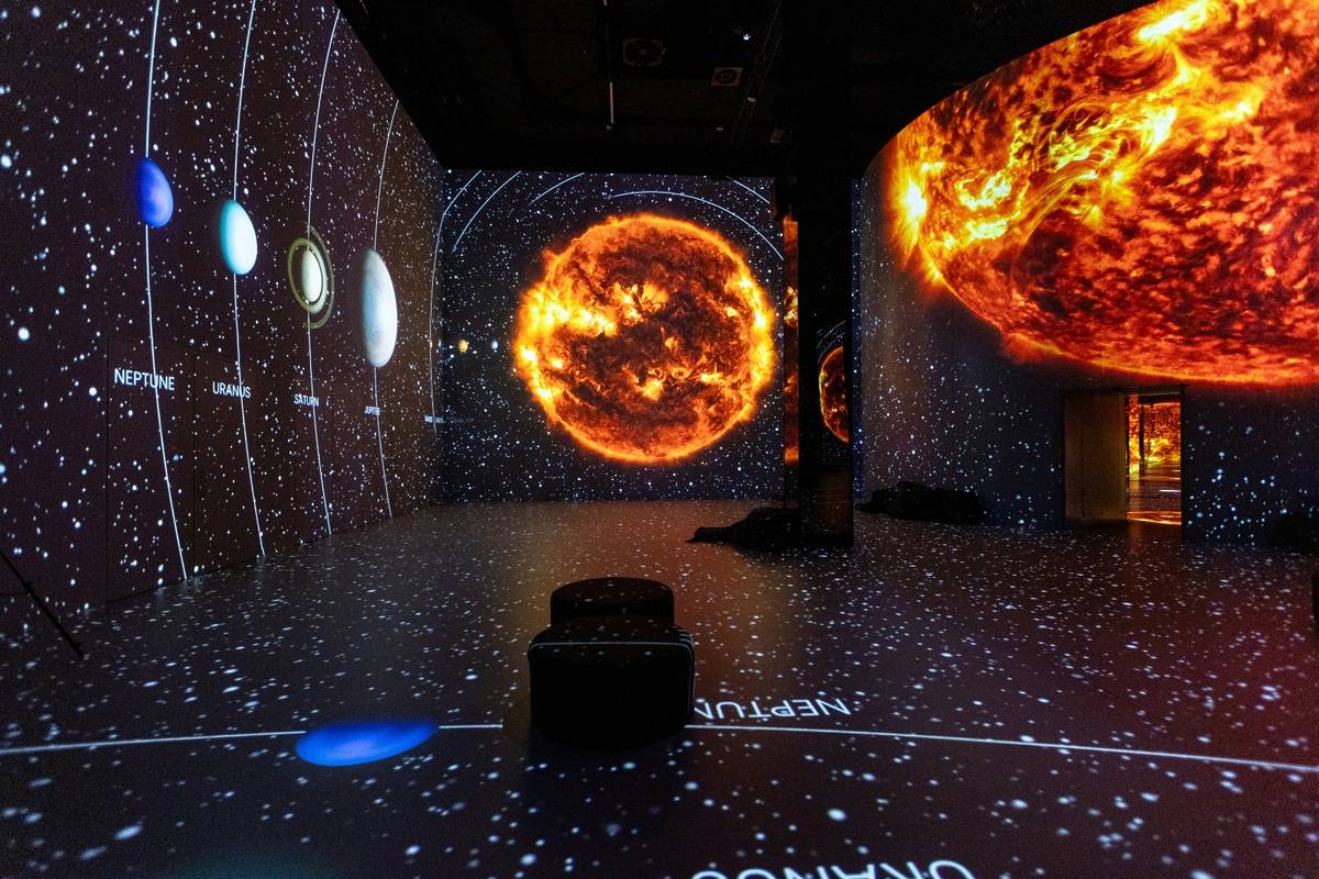 Kosmos, eine immersive Reise ins All