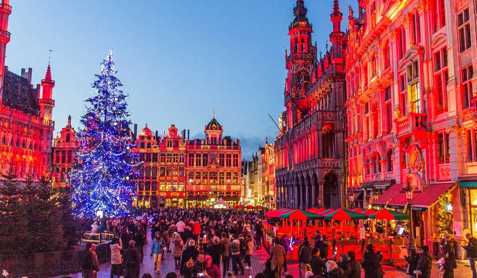 The “winter wonder” in Brussels: the most beautiful Christmas market in the world returns with 238 stalls and a spectacular light show on the Grand-Place