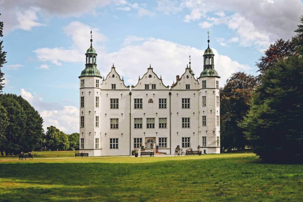Photo of Ahrensburg Castle surrounded by greenery