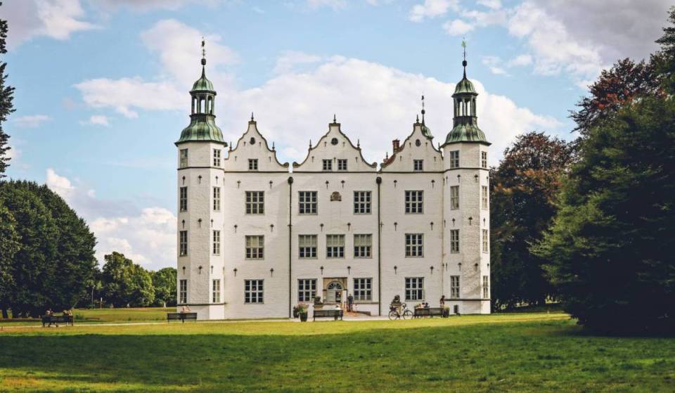 Just 30 minutes from Hamburg lies a snow-white Renaissance moated castle
