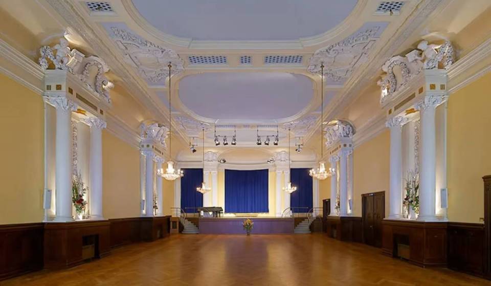 Mozarts geheime Verbindung zur Freimaurerei: Warum das Candlelight-Konzert am 9. Oktober im historischen Hamburger Logenhaus an der Moorweidenstraße an einem ganz besonderen Ort stattfindet