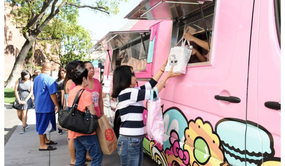 Hello Kitty Cafe Food Truck regresa a Houston este fin de semana con golosinas, nueva mercancía, y más
