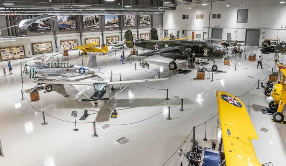 Dentro del histórico museo de Houston que conserva décadas de historia revolucionaria de la aviación y aviones emblemáticos que cambiaron para siempre los viajes por todo el mundo