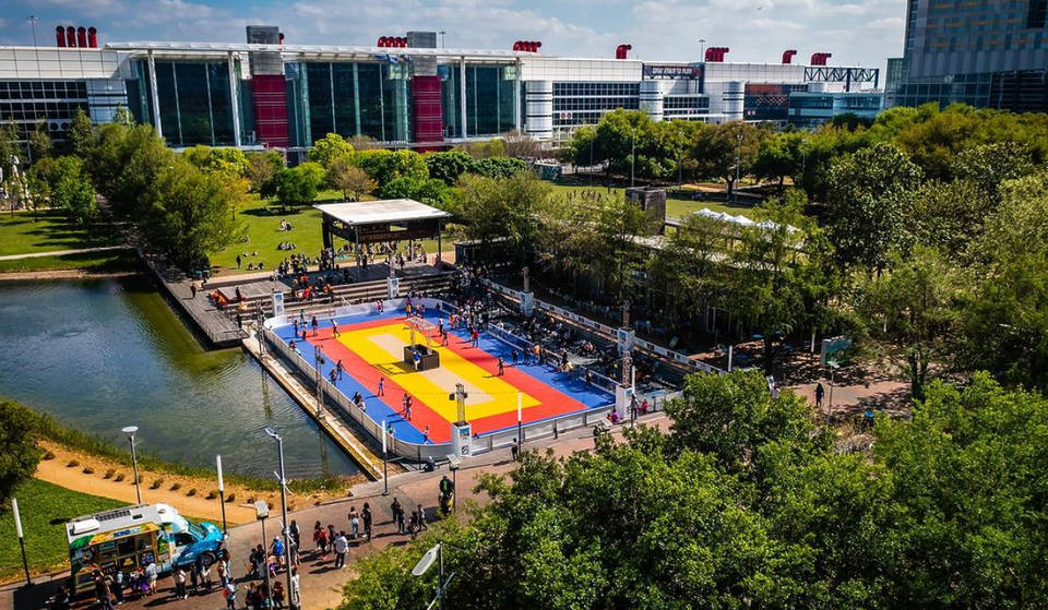 Houston’s Only Outdoor Roller Rink Opens At The Foot Of The Houston Skyline
